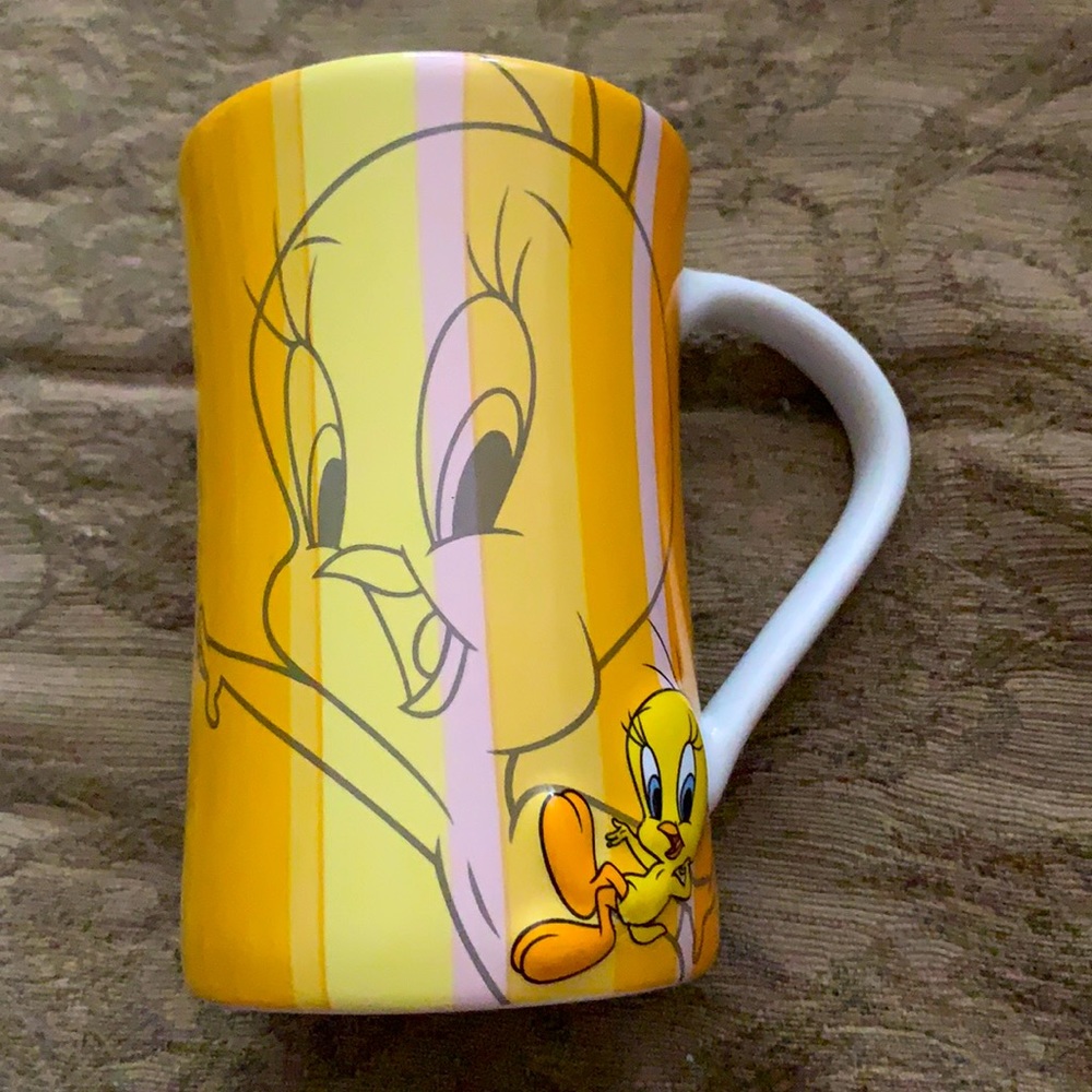 Super cute Six Flags Tweety mug